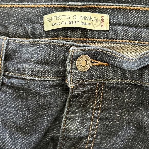 Levi’s Perfectly Slimming Bootcut 512 Jeans - Picture 9 of 13